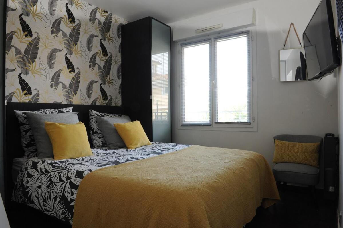 Appartement In Park With Pool