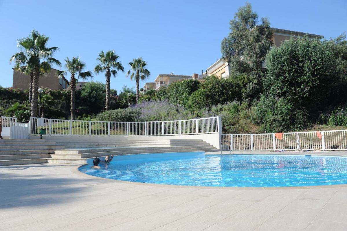 In Park With Pool Appartement Cannes