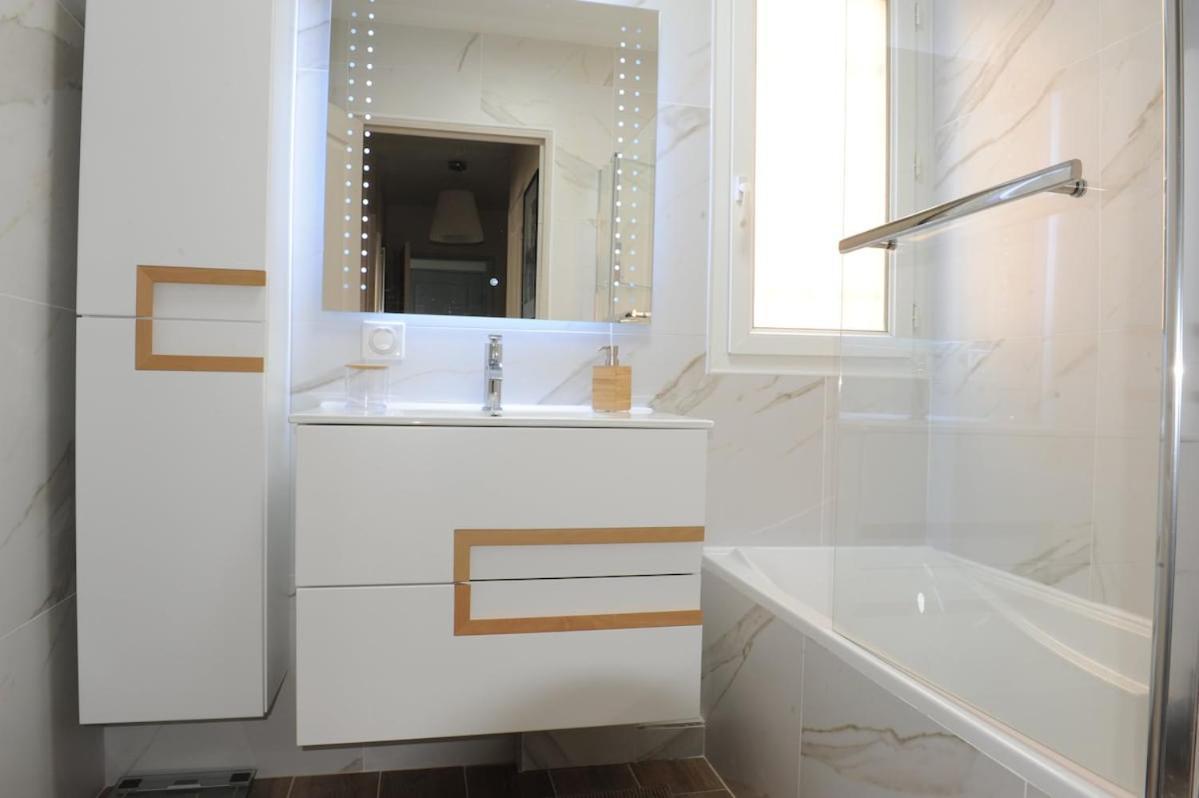 Appartement In Park With Pool