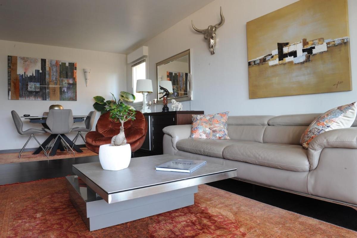Appartement In Park With Pool